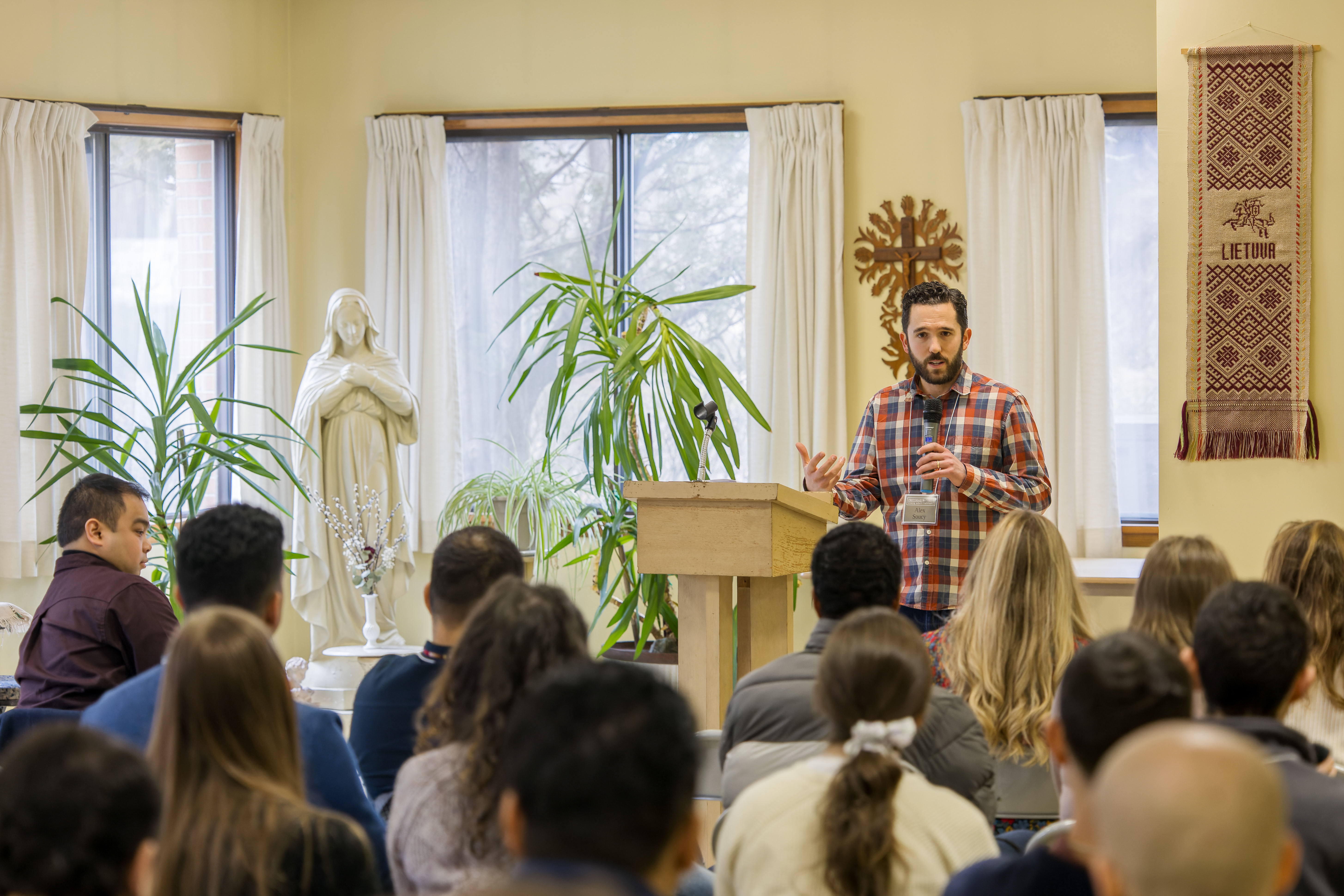 Alumnus Establishes Faith Communities for Young Adults